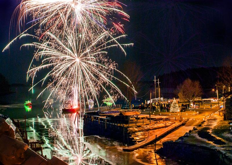 Gospel music and fireworks highlight Rockport’s super festive Holiday